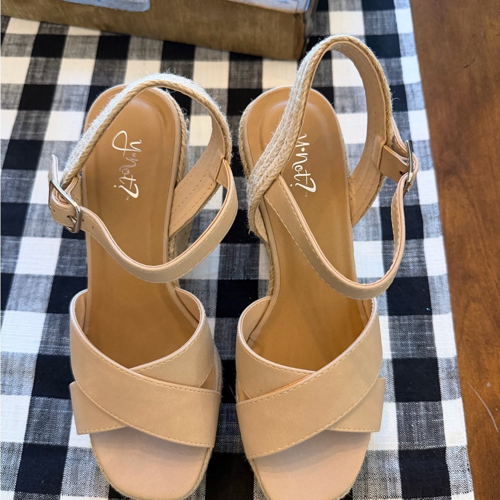 Tan wedge sandals - Picture 2 of 5